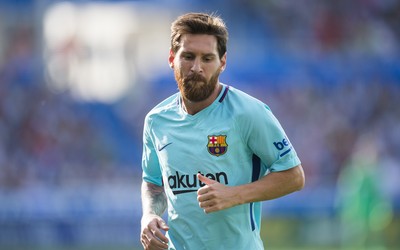 博鱼电竞快讯-C罗凌空抽射打中边网