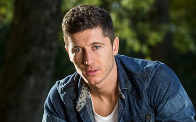 博鱼电竞热评-佩德里这庆祝太霸气了展现领袖气质